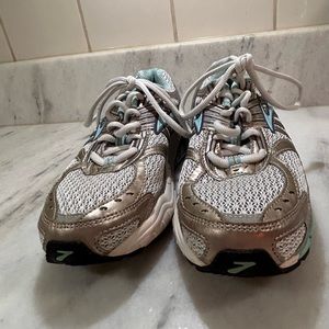 Women’s Athletic Shoes